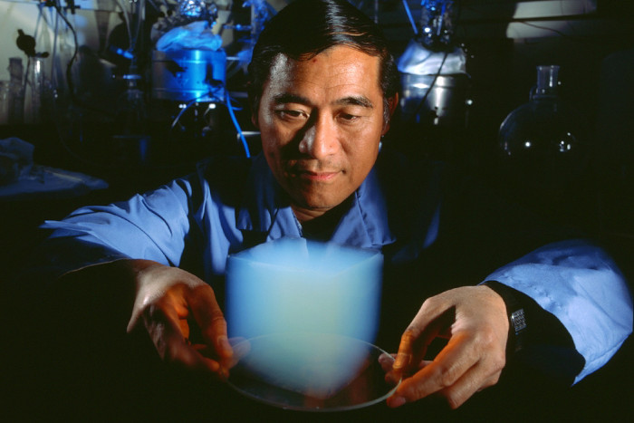 Graphene aerogel là loại vật liệu nhẹ nhất thế giới.