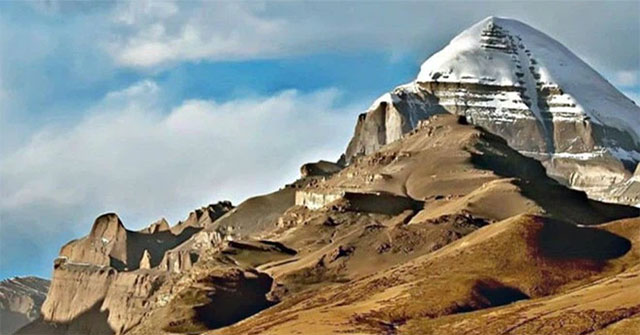 Khám Phá Bí Ẩn Núi Kailash: Trung Tâm Thần Thoại Của Các Tôn Giáo