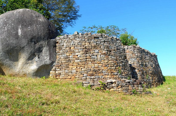 Đại Zimbabwe từng có giao thương với châu Á Bí ẩn kinh ngạc của vương quốc đá Đại Zimbabwe
