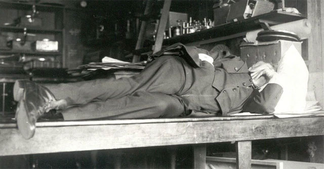 Khám Phá Sáng Tạo Qua Giấc Ngủ: Bí Quyết Của Thomas Edison