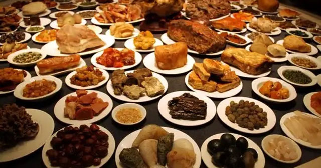 Khám Phá Cách Xử Lý Đồ Ăn Thừa Của Hoàng Đế Trung Hoa