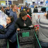 Black Friday: nguồn gốc, lý do người ta ‘phát cuồng’ và mẹo săn hàng an toàn