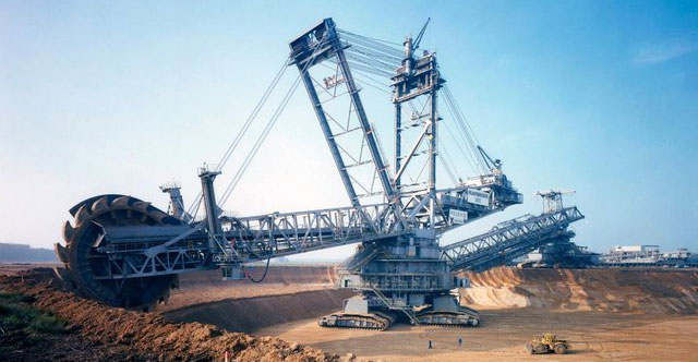 Bagger 293: Siêu máy xúc nặng 14.200 tấn và vai trò then chốt trong khai thác than