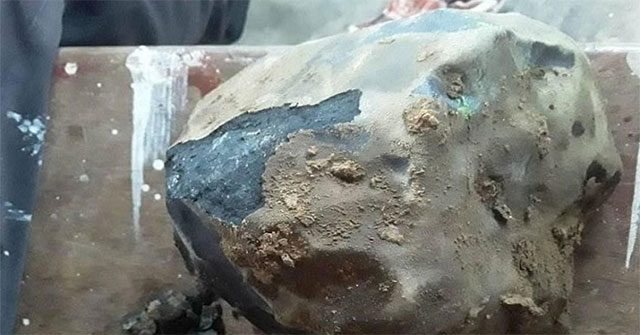 Khi một thiên thạch xuyên mái: câu chuyện khối đá Kolang ở Bắc Sumatra